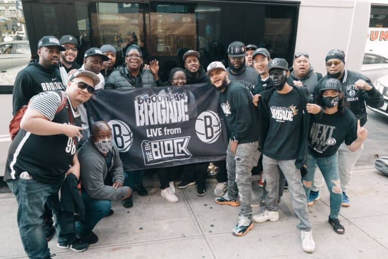 La Brooklyn Brigade est le premier kop de supporters en NBA.