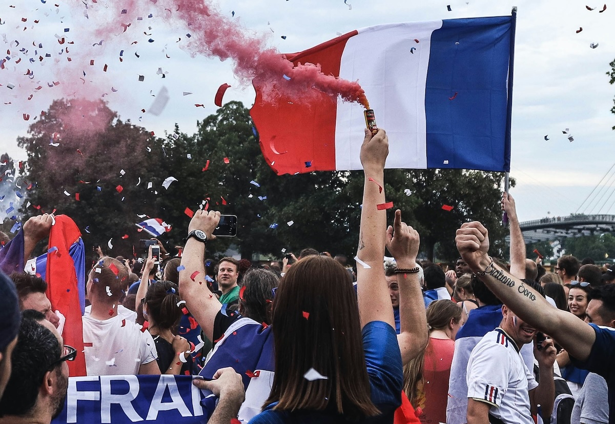 Les nouveaux maillots de l’équipe de France pour la Coupe du Monde 2026 : innovation et identité tricolore