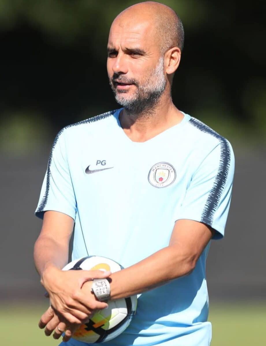 Manchester City : Guardiola sort du terrain pour dénoncer l’indifférence face aux drames humains