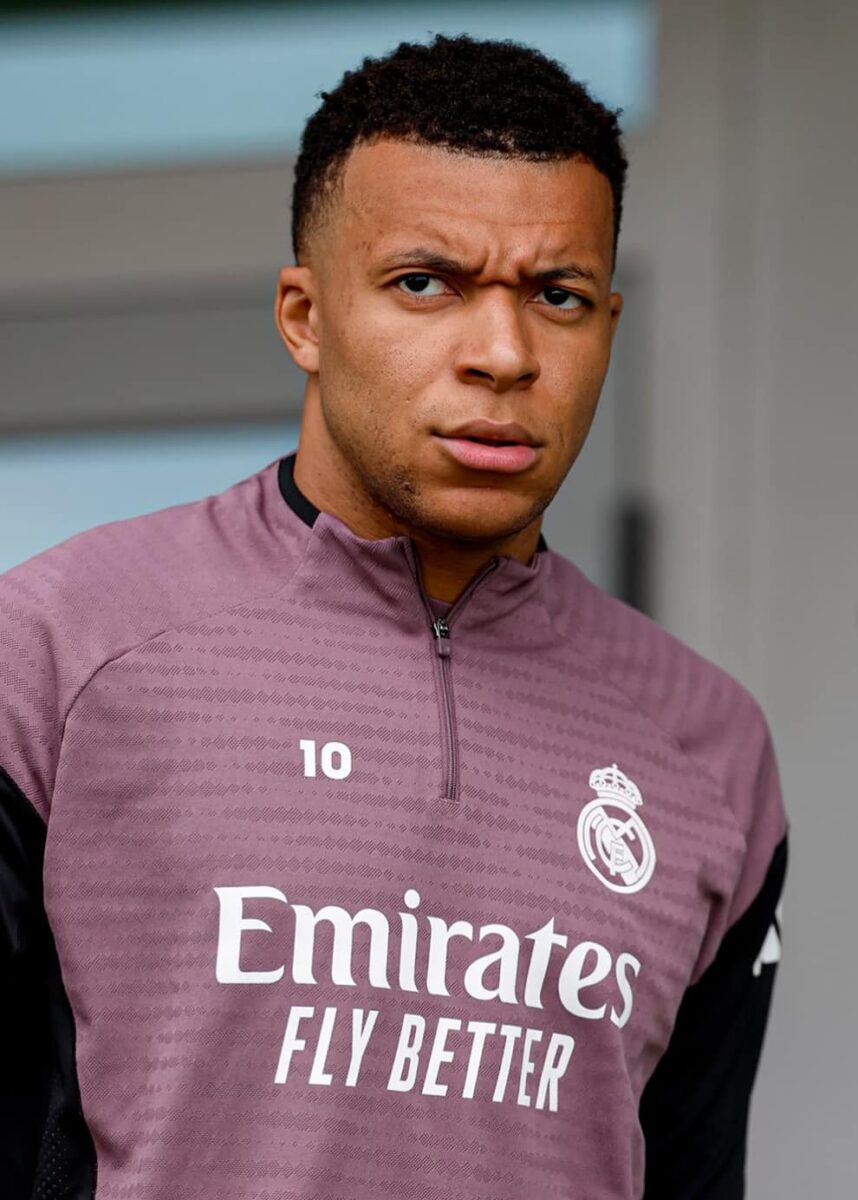 Mbappé clarifie la situation autour de sa blessure au genou
