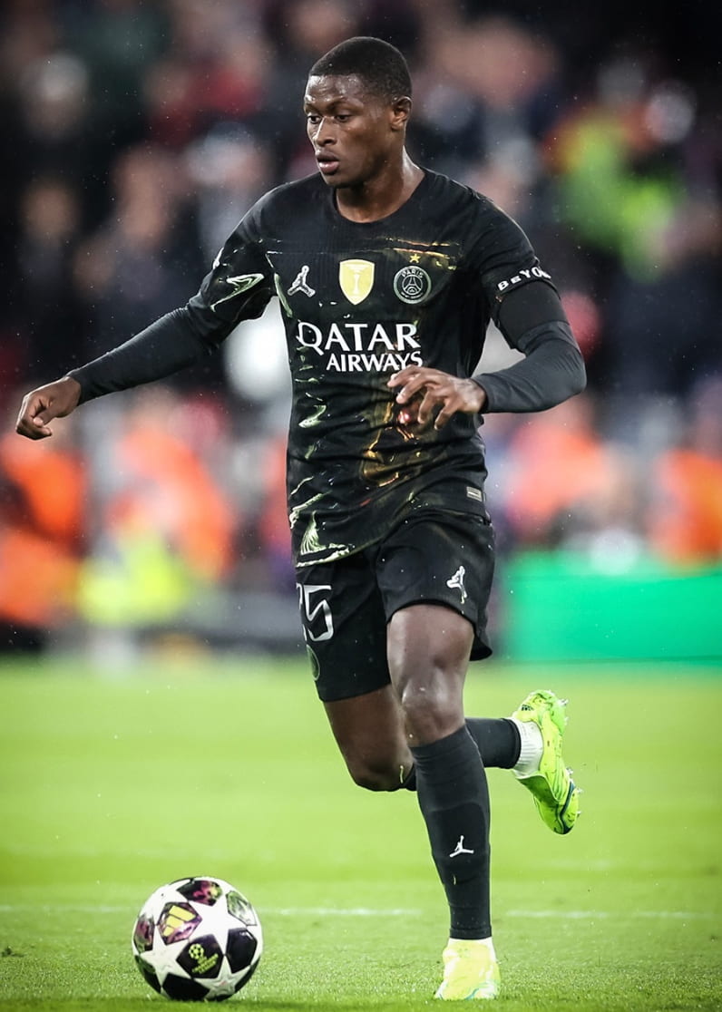 PSG : gestion adaptée pour Nuno Mendes après son alerte musculaire