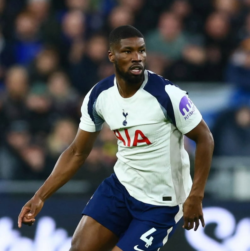 Tottenham a exprimé son soutien à Kevin Danso après que le défenseur a été la cible d’insultes racistes en ligne.