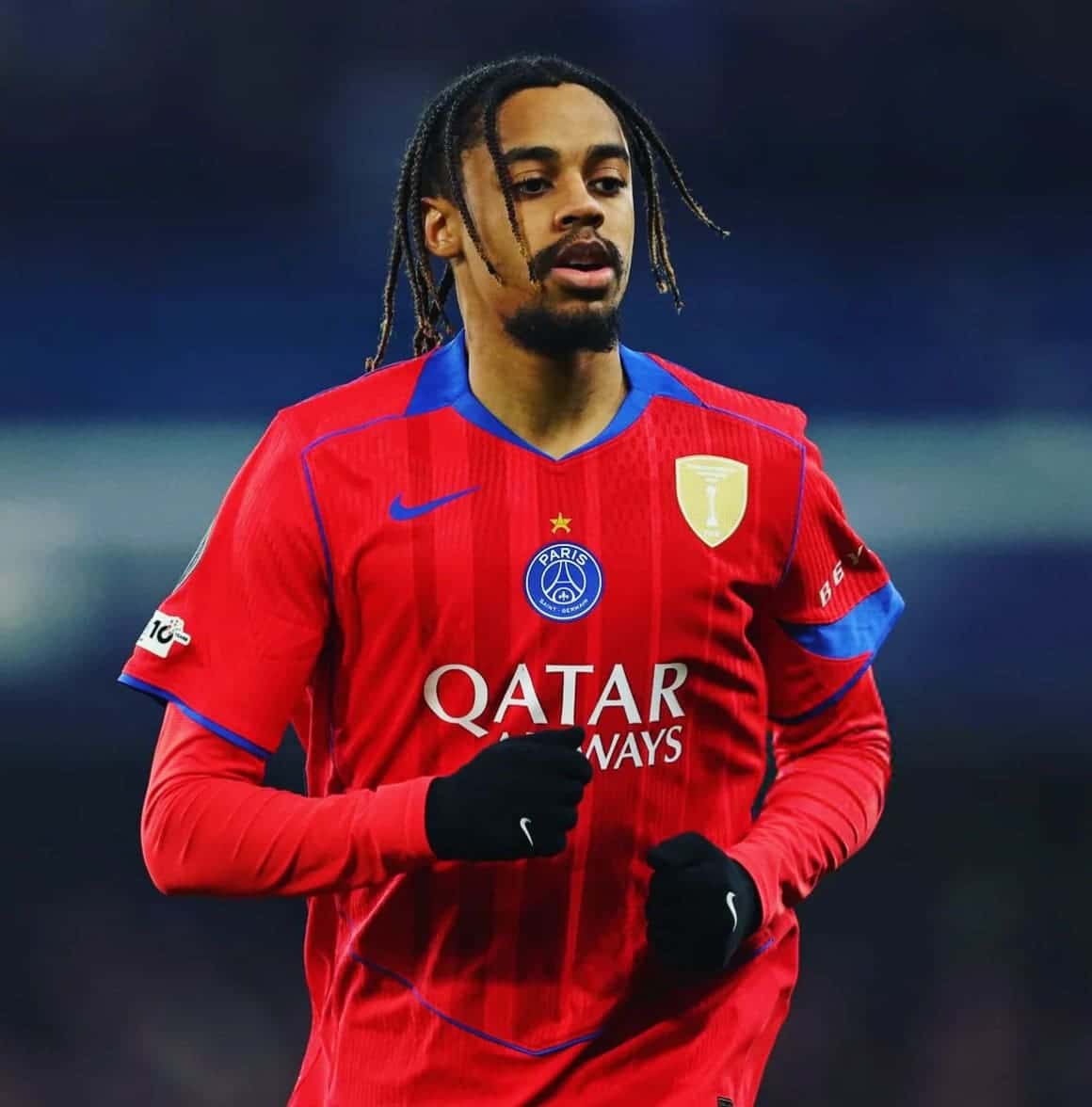 Barcola doute de son avenir au PSG, le Barça reste attentif