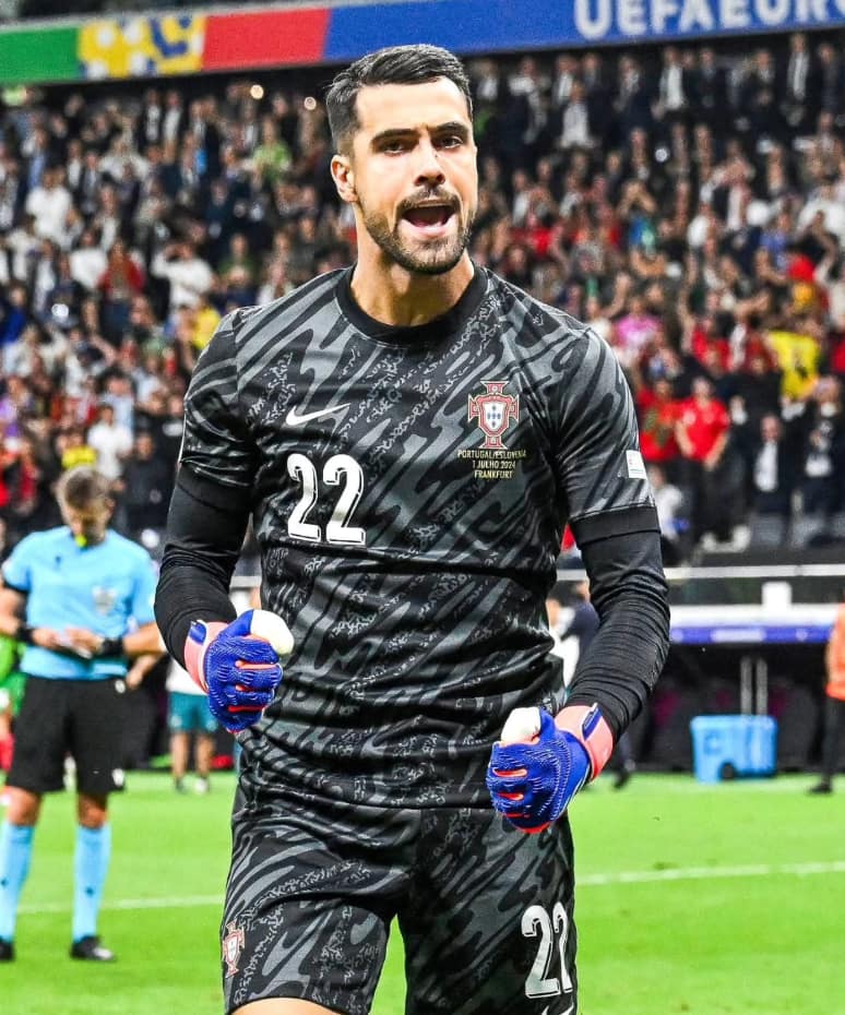 Le PSG envisage un nouveau gardien malgré l’ascension de Safonov