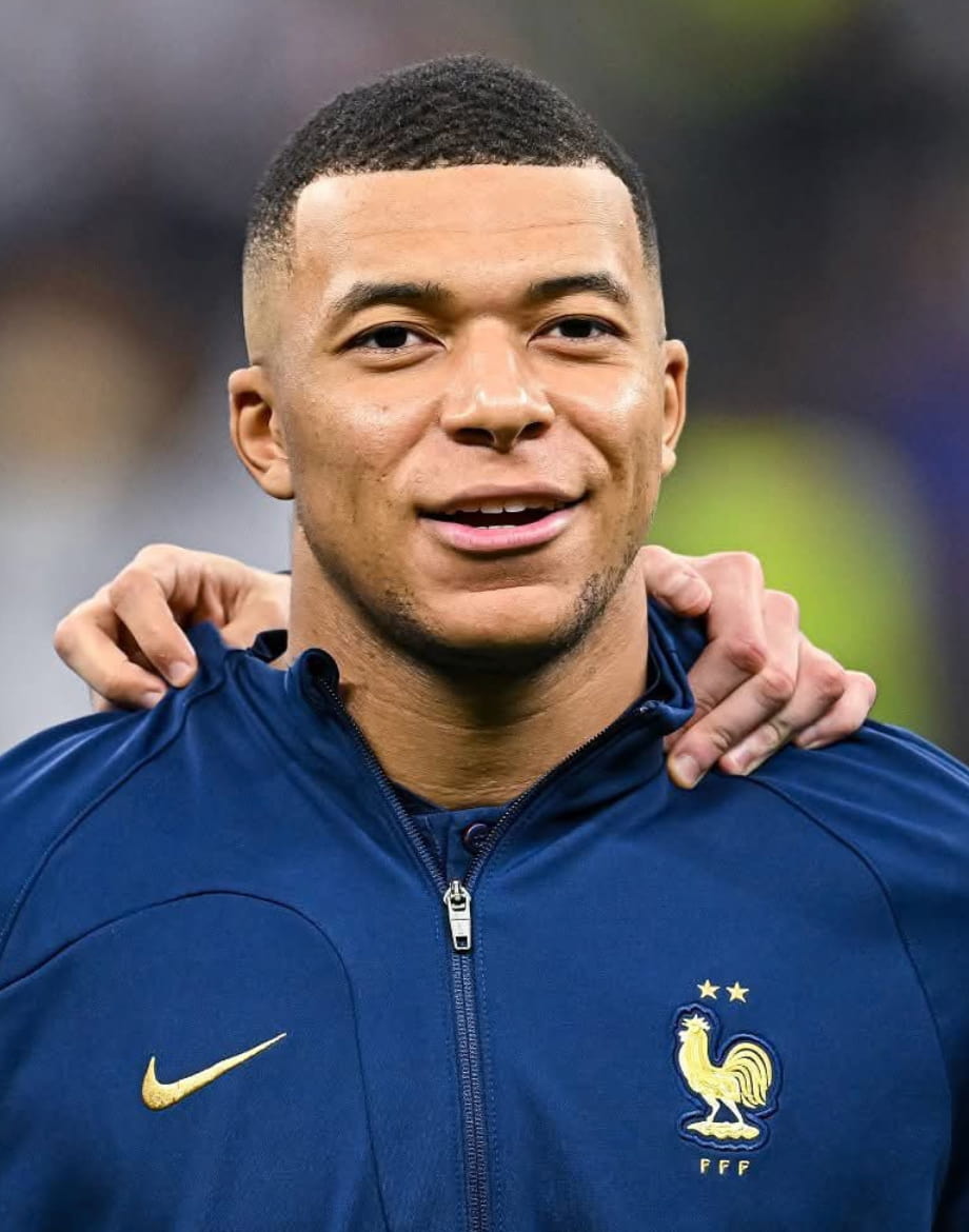 Michel Sardou salue la prise de position de Mbappé sur le Rassemblement national