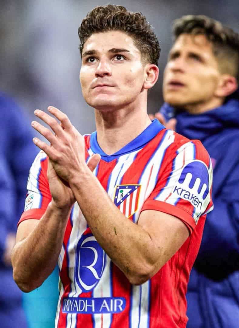 PSG prépare un énorme coup avec Julian Alvarez