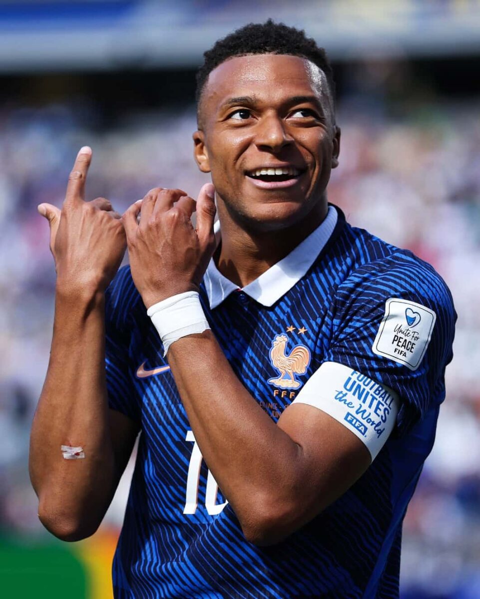 Mbappé écarte toute comparaison avec Lionel Messi