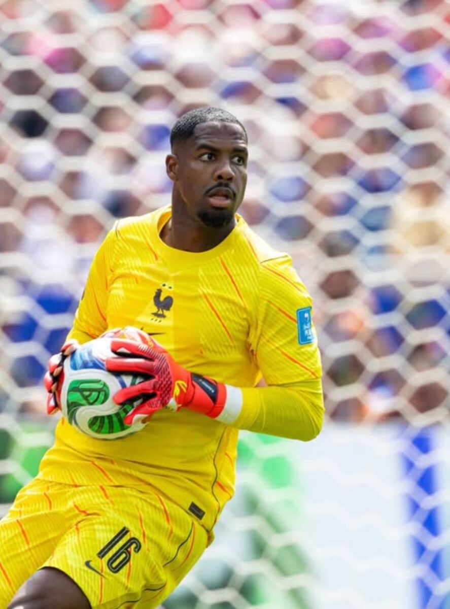 Mike Maignan confirme son efficacité sur les penalties avec les Bleus