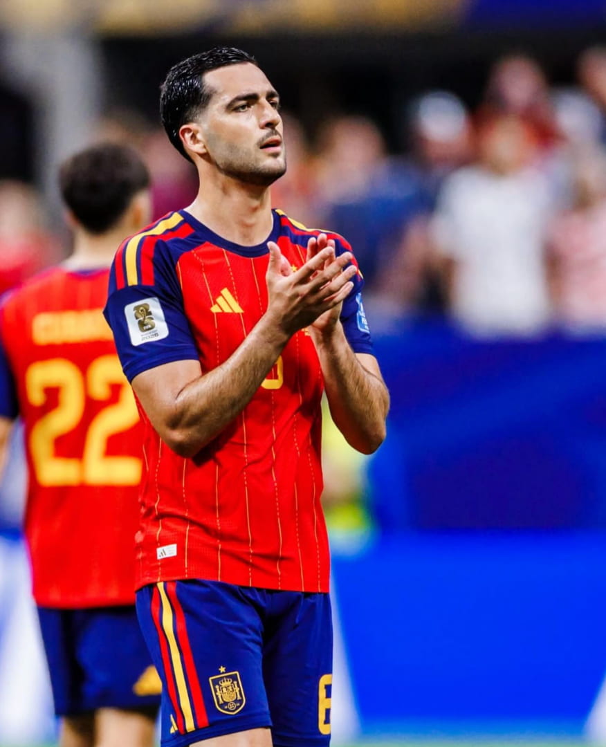 Mikel Merino rend hommage au soutien de son épouse pendant sa convalescence