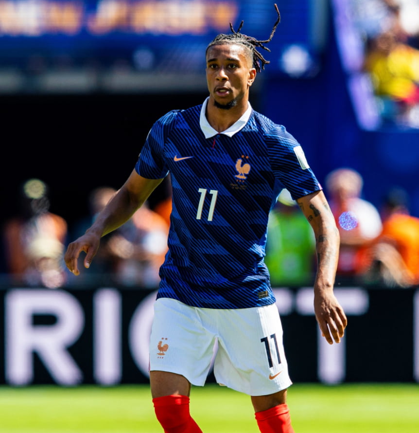 Olise élu homme du match devant Mbappé après la victoire des Bleus