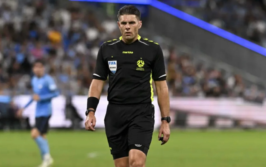 Un geste d’arbitre vidéo qui déclenche une polémique au Mondial