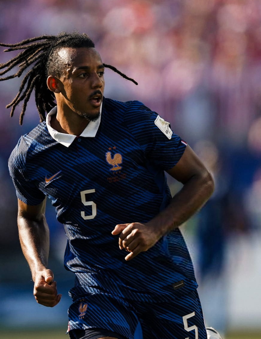 Jules Koundé confiant malgré les fortes chaleurs avant France–Paraguay