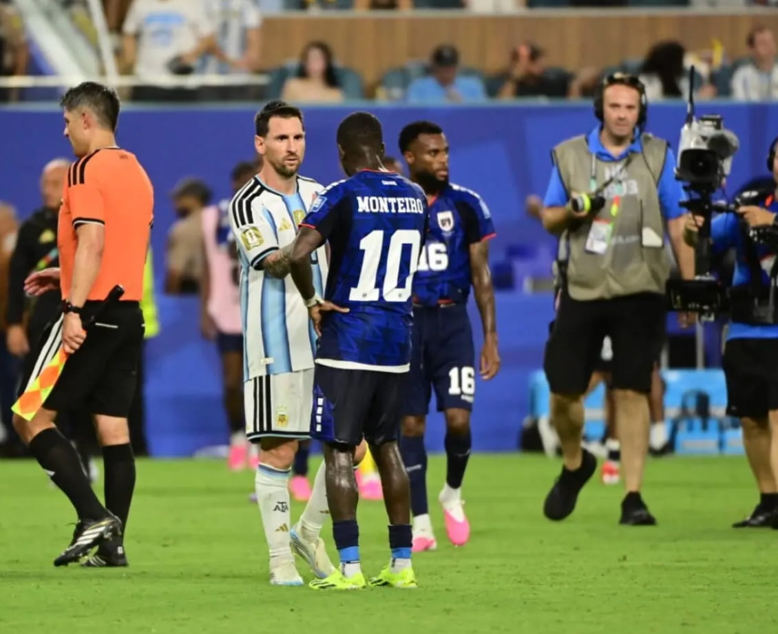 Lionel Messi partage un moment chaleureux avec les joueurs du Cap-Vert
