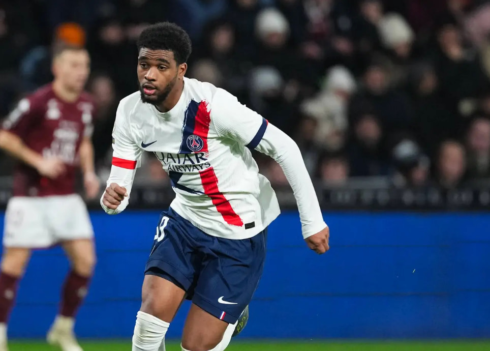 Manchester United accélère pour Ibrahim Mbaye, le PSG fixe ses conditions
