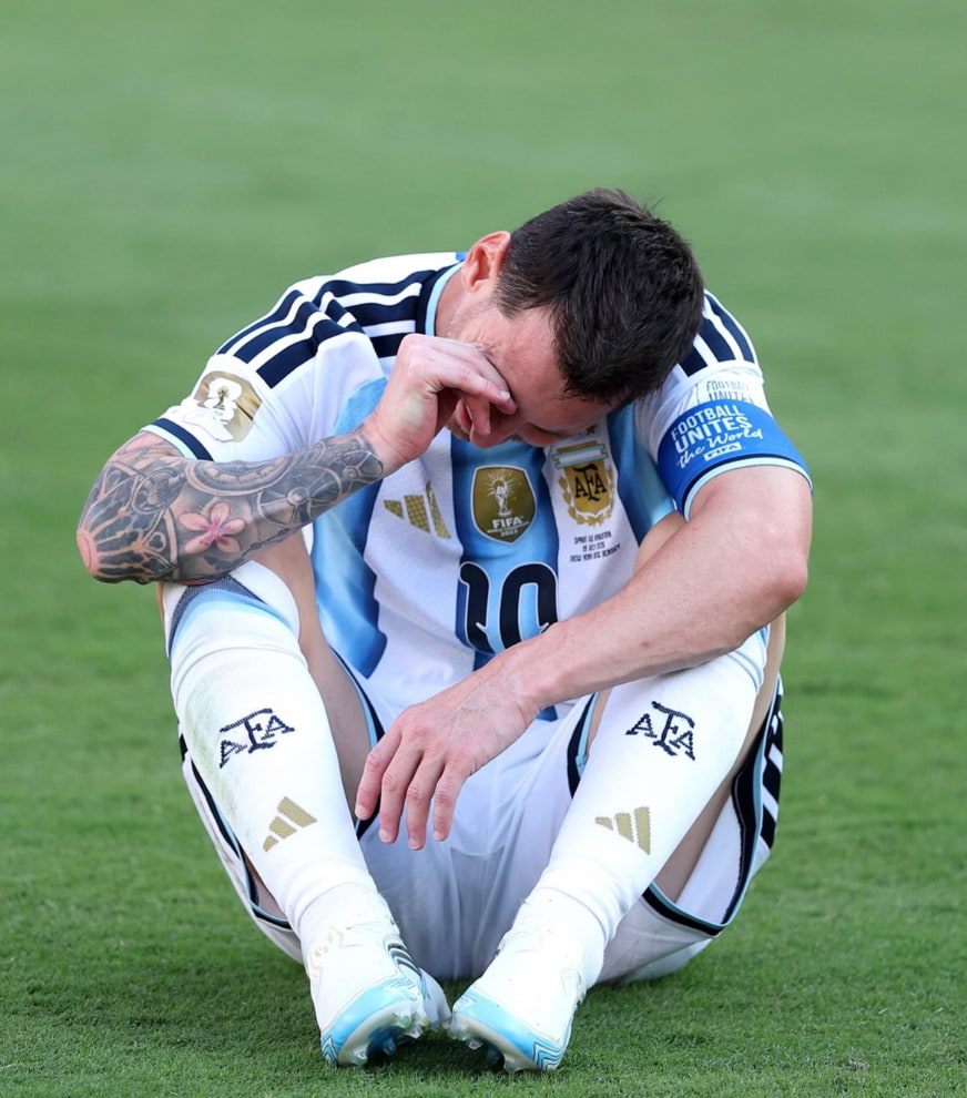 Lionel Messi rentre en Argentine pour rendre hommage à son père