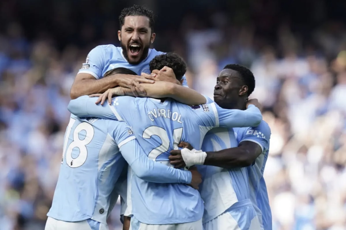 Manchester City renverse Bournemouth grâce à un Cherki décisif